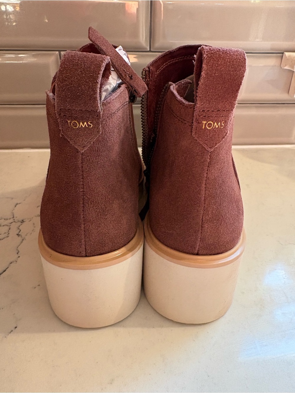 TOMS Maude Round Toe Wedge Chelsea Booties Womens Brown Casual Boots Size 9.5 - Picture 2 of 6